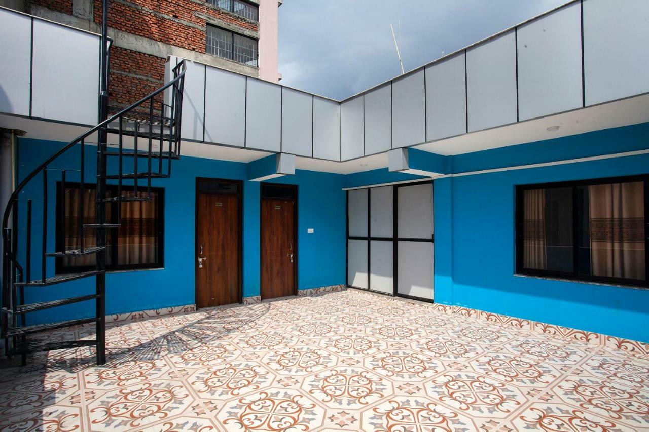 Hotel Crossroads Kathmandu Bagian luar foto