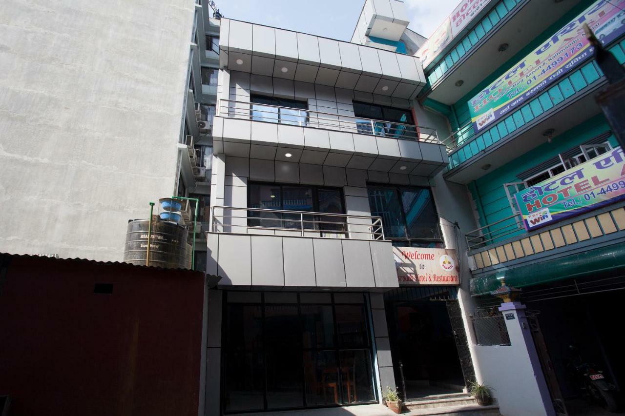 Hotel Crossroads Kathmandu Bagian luar foto